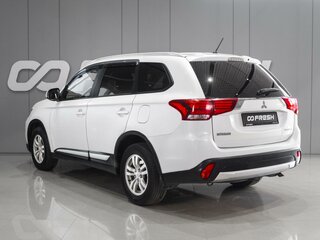 2015 Mitsubishi Outlander III Рестайлинг 2, белый, 1679000 рублей, вид 3