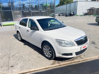 2012 Skoda Octavia II (A5) Рестайлинг, белый, 690000 рублей, вид 4