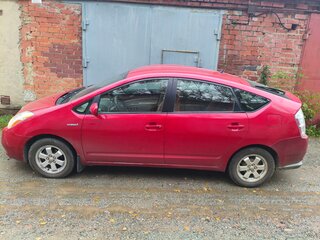 2007 Toyota Prius II Рестайлинг (XW20), красный, 560000 рублей, вид 3