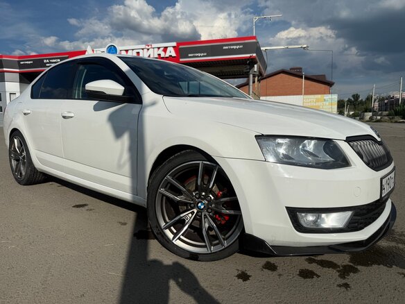 2014 Skoda Octavia III (A7), белый, 1450000 рублей - вид 3