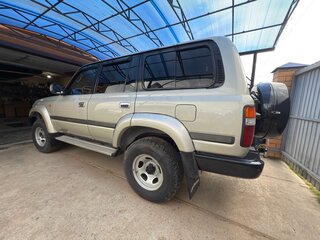 1997 Toyota Land Cruiser 80 Series Рестайлинг, серебристый, 3500000 рублей, вид 3