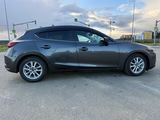 2018 Mazda Axela III Рестайлинг, серый, 1650000 рублей, вид 2