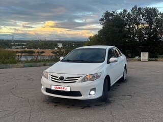 2013 Toyota Corolla X (E140, E150) Рестайлинг, белый, 850000 рублей, вид 2