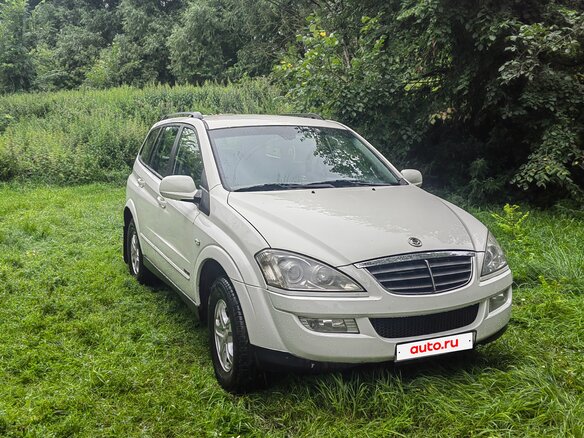 2010 SsangYong Kyron 6-speed I Рестайлинг, белый, 800000 рублей