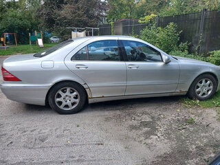 2001 Mercedes-Benz S-Класс 500 IV (W220), серебристый, 525000 рублей, вид 2