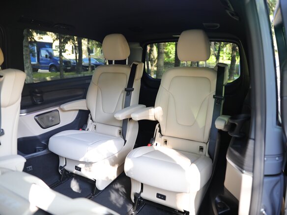 2026 Mercedes-Benz V-Класс Extra Long 300 d экстра длинный III (W447) Рестайлинг 2, чёрный, 13750000 рублей - вид 9
