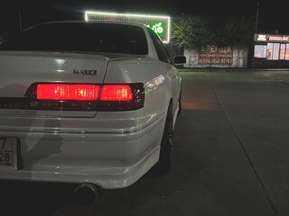 1997 Toyota Mark II VIII (X100), белый, 700000 рублей, вид 1