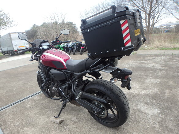 2017 Yamaha XSR700, красный - вид 15