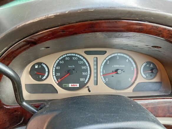 1999 Nissan Presage I, серебристый, 400000 рублей - вид 10