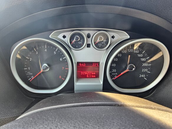 2010 Ford Focus II Рестайлинг, серый, 495000 рублей - вид 8