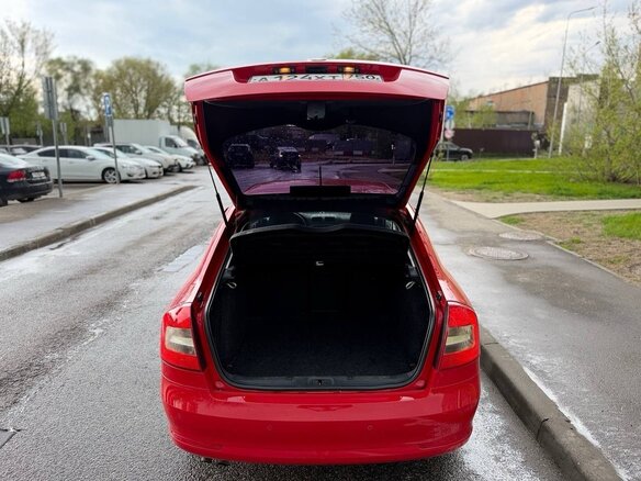 2012 Skoda Octavia II (A5) Рестайлинг, красный - вид 12