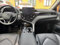 2022 Toyota Camry VIII (XV70) Рестайлинг, белый, 3625000 рублей - вид 5