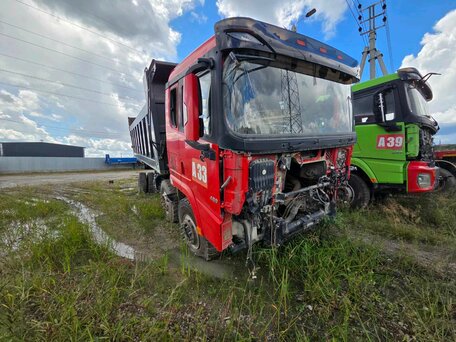 2023 Shacman (Shaanxi) SX3318, красный, 468000 рублей, вид 3