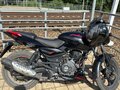 2020 Bajaj Pulsar 180, чёрный - вид 1