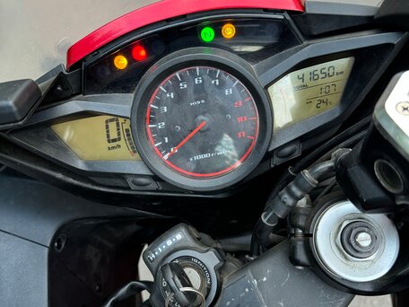 2010 Honda VFR 1200, красный, 540000 рублей, вид 5