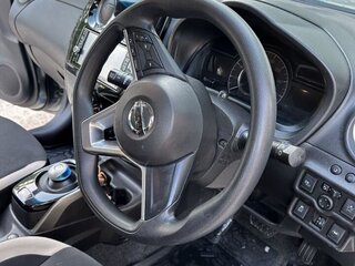 2017 Nissan Note e-Power II Рестайлинг, серый, 1050000 рублей, вид 2