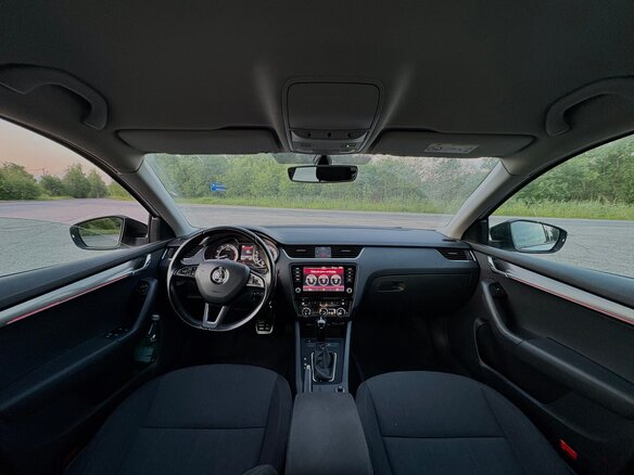 2017 Skoda Octavia III (A7) Рестайлинг, белый, 1650000 рублей - вид 9
