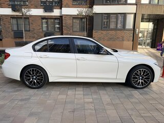 2017 BMW 3 серии 320i VI (F3x) Рестайлинг, белый, 2450000 рублей, вид 2