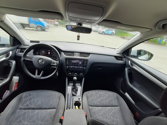 2019 Skoda Octavia III (A7) Рестайлинг, белый, 2105000 рублей - вид 9