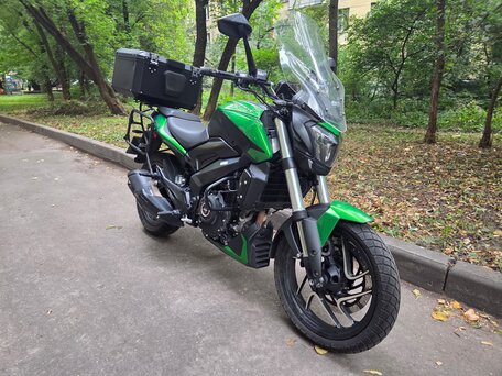 2021 Bajaj Dominar 400, зелёный, 330000 рублей, вид 1