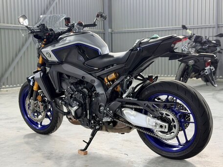 2024 Yamaha MT-09 (FZ-09), синий, 1470000 рублей, вид 5