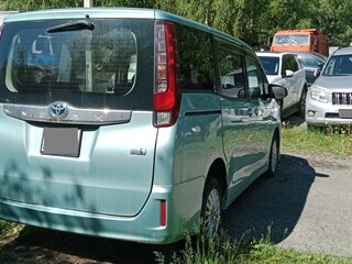 2014 Toyota Noah III (R80), зелёный, 1321000 рублей, вид 2