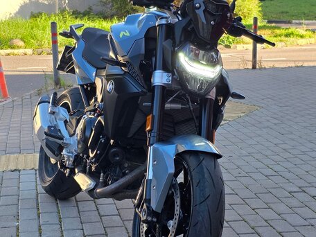 2023 BMW F 900 R, серый, 1020000 рублей, вид 1