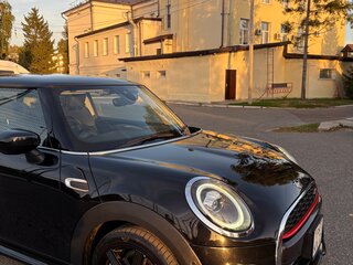 2020 Mini Hatch Cooper D III (F55/F56) Рестайлинг, чёрный, 2040000 рублей, вид 3