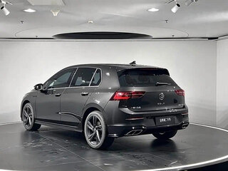 2022 Volkswagen Golf VIII, белый, 1890000 рублей, вид 3