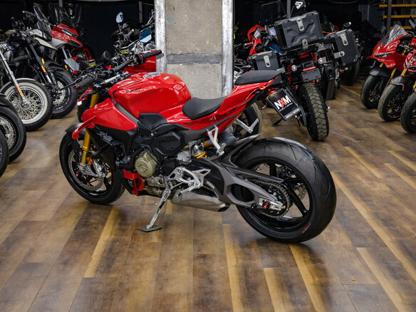 2026 Ducati Streetfighter V4, красный, 3090000 рублей - вид 1
