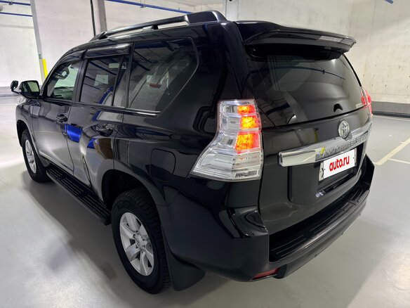 2014 Toyota Land Cruiser Prado 4-speed 150 Series Рестайлинг 1, чёрный, 3000000 рублей - вид 5
