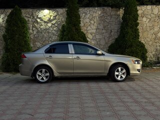 2008 Mitsubishi Lancer X, бежевый, 550000 рублей, вид 2