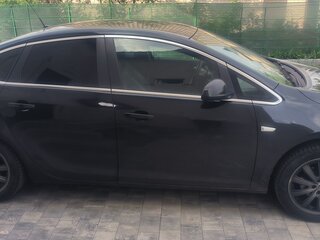 2014 Opel Astra J Рестайлинг, чёрный, 890000 рублей, вид 3