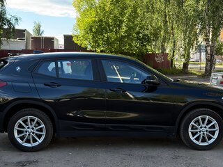 2020 BMW X2 sDrive16d I (F39), чёрный, 2099000 рублей, вид 4