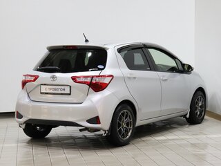 2019 Toyota Vitz III (XP130) Рестайлинг, серый, 935000 рублей, вид 5