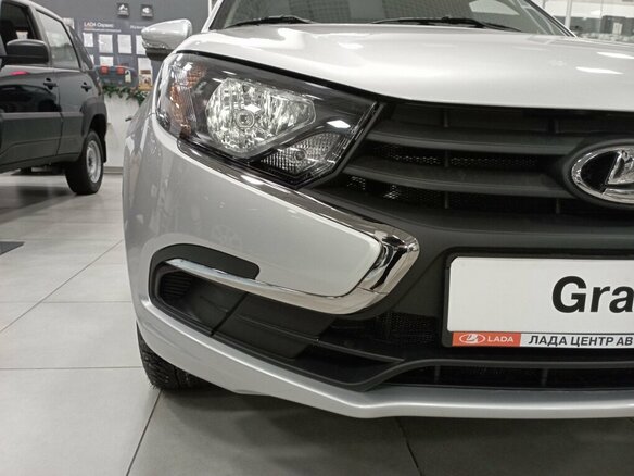 2026 Lada (ВАЗ) Granta I Рестайлинг, серебристый - вид 3