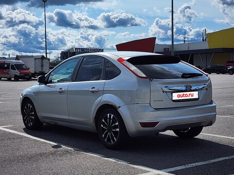 2009 Ford Focus II Рестайлинг, серебристый, 390000 рублей, вид 5