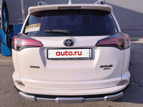 2017 Toyota RAV4 IV (XA40) Рестайлинг, белый, 2850000 рублей - вид 3