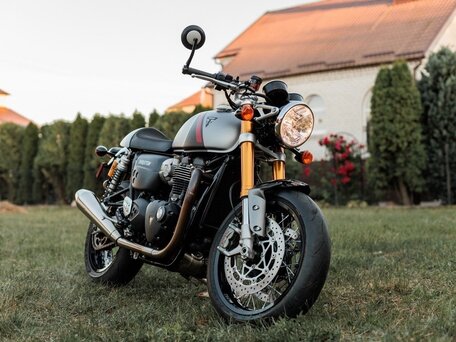 2020 Triumph Thruxton, чёрный, 1150000 рублей, вид 1
