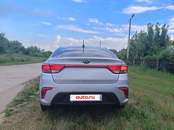 2018 Kia Rio IV, серебристый, 1250000 рублей - вид 4