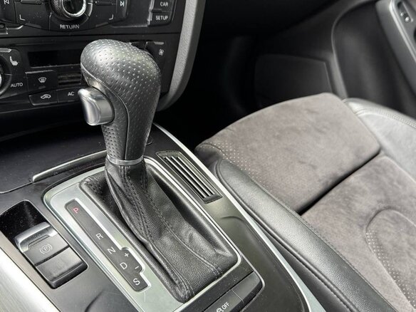 2011 Audi A4 IV (B8), белый - вид 14