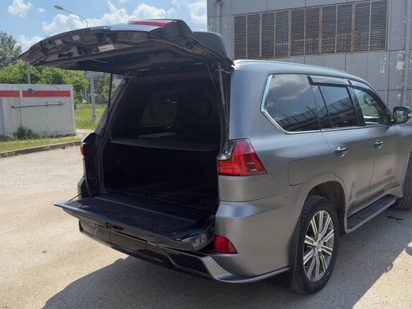 2016 Lexus LX 570 III Рестайлинг 2, серый, 6000000 рублей - вид 14
