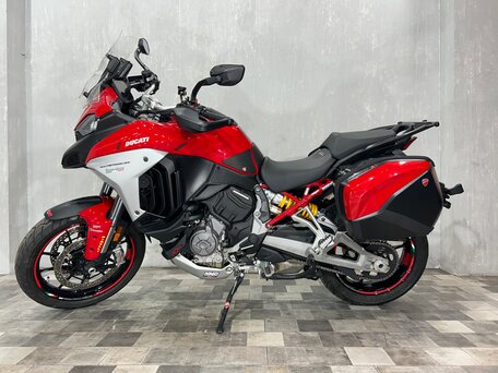 2022 Ducati Multistrada V4, красный, 2047000 рублей, вид 2