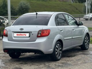 2010 Kia Rio II Рестайлинг, серебристый, 425000 рублей, вид 4