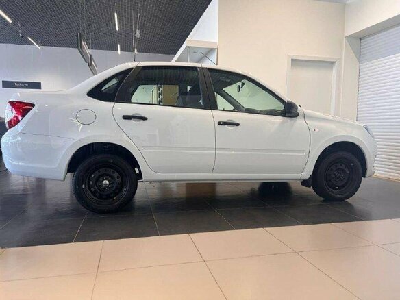 2026 Lada (ВАЗ) Granta I Рестайлинг, белый - вид 9
