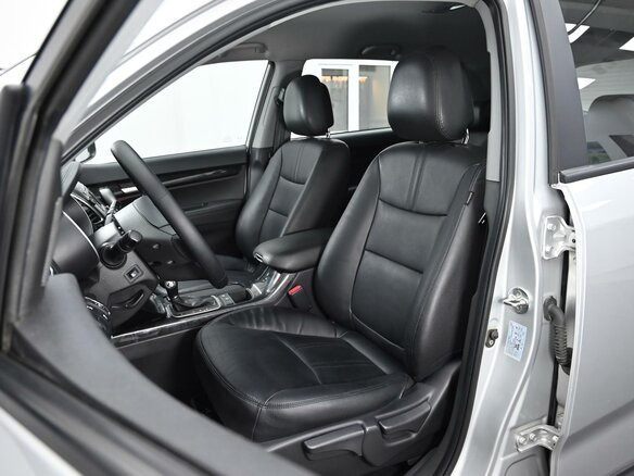 2017 Kia Sorento II Рестайлинг, серебристый, 1799000 рублей - вид 12