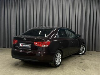 2011 Kia Cerato 6-speed II, красный, 599888 рублей, вид 3