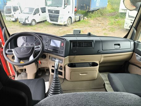 2023 Sinotruk Howo ZZ3257, красный, 6392000 рублей, вид 5
