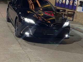 2023 Toyota Camry VIII (XV70) Рестайлинг, чёрный, 3500000 рублей, вид 2
