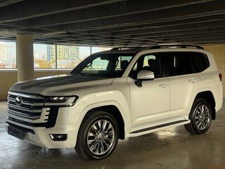 2025 Toyota Land Cruiser 300 Series, белый, 14700000 рублей, вид 1